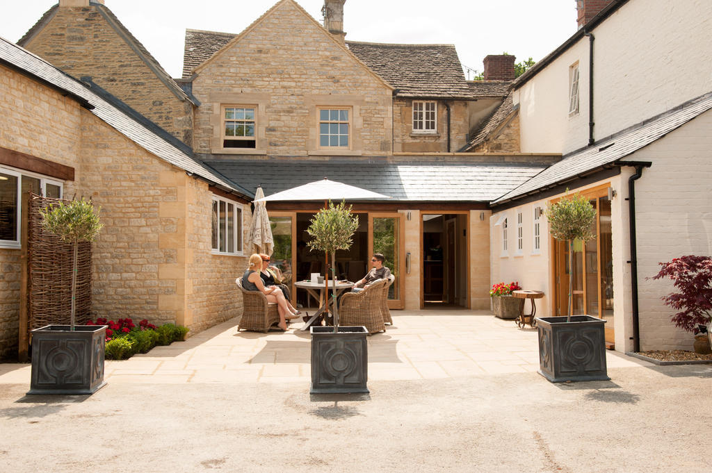 The Wychwood Inn Shipton under Wychwood Exteriör bild